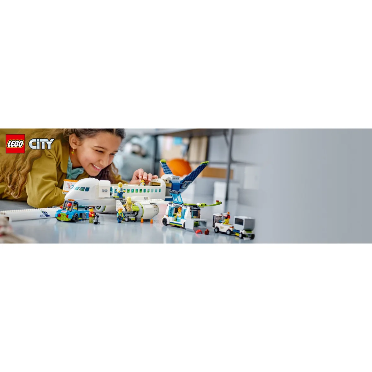 LEGO® City Passagierflugzeug 60367